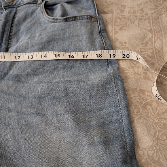 Boohoo Jeans Wide slit leg mid rise. 10 - Picture 7 of 11